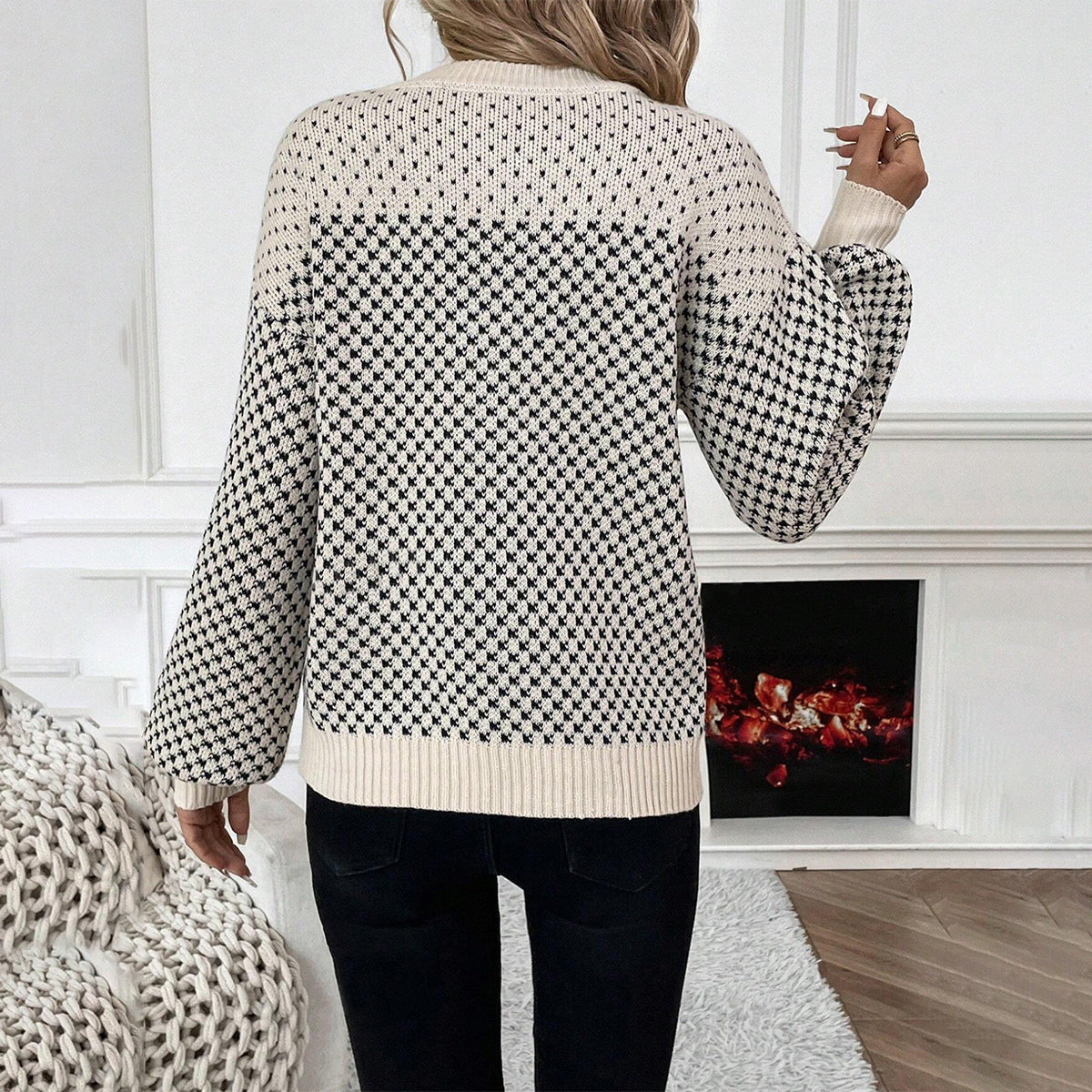 NOVAÉ  – Relaxed Geo Pullover